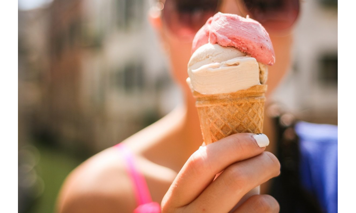 Il gelato aiuta l'abbronzatura